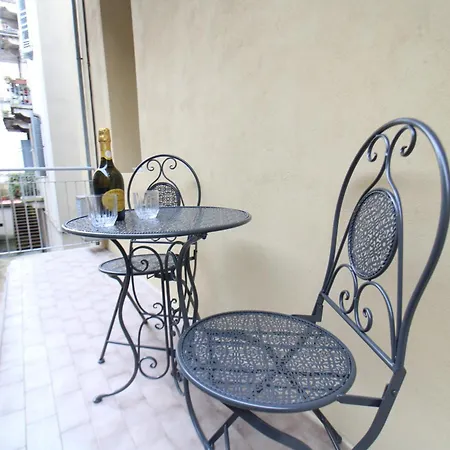 Apartament The House Of Painting *